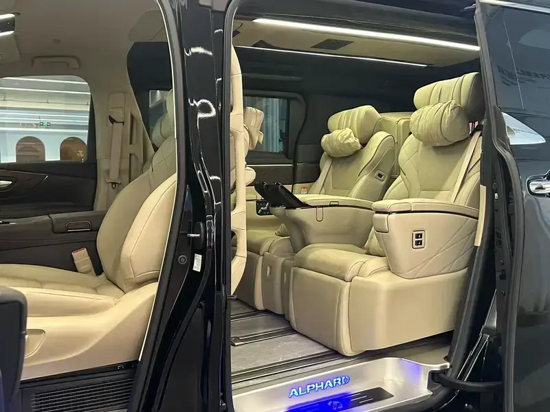 2023 Toyota Alphard с пробегом 50 000 км