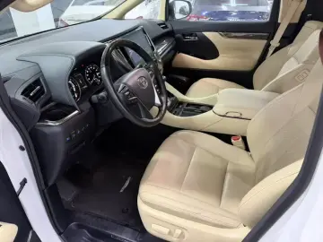 2021 Toyota Alphard с пробегом 95 000 км
