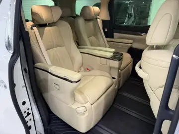 2021 Toyota Alphard с пробегом 95 000 км