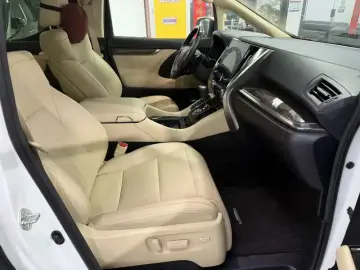 2021 Toyota Alphard с пробегом 95 000 км