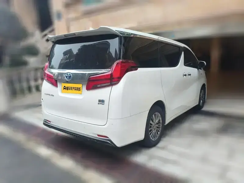 2020 Toyota Alphard с пробегом 105 100 км