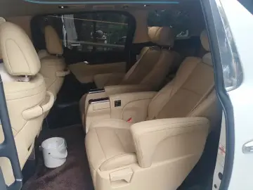 2020 Toyota Alphard с пробегом 105 100 км