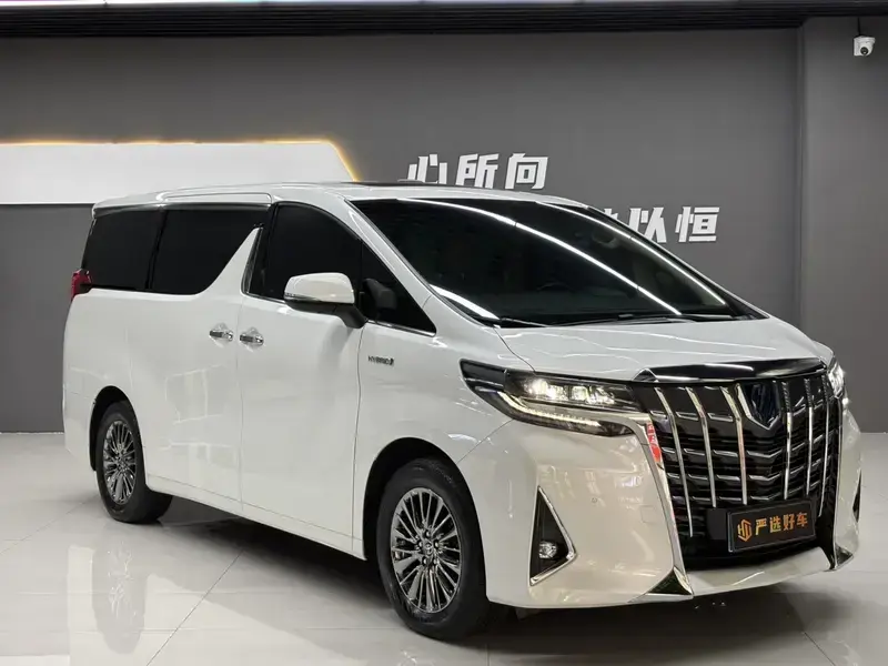 2021 Toyota Alphard с пробегом 77 000 км