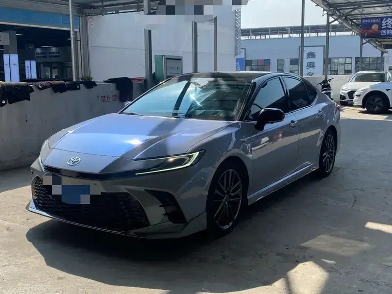 2024 Toyota Camry с пробегом 17 000 км