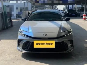 2024 Toyota Camry с пробегом 17 000 км