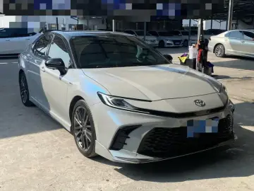 2024 Toyota Camry с пробегом 17 000 км