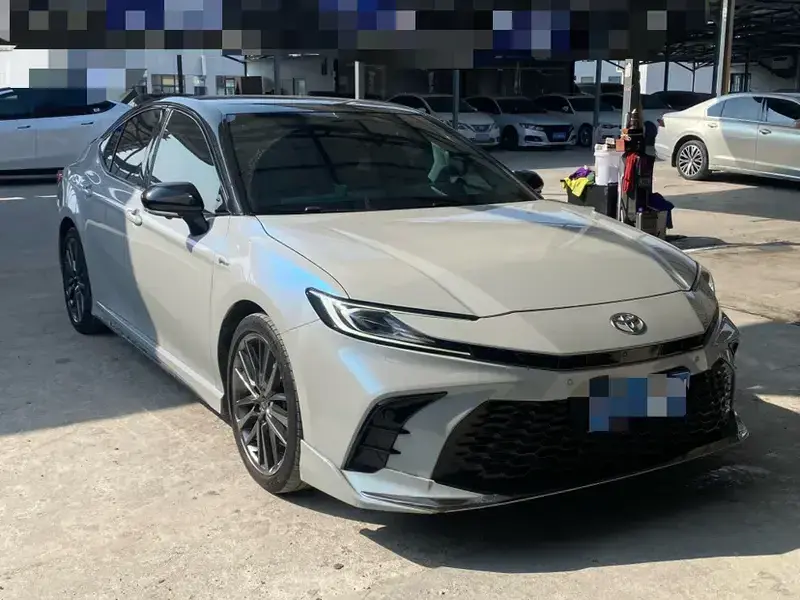 2024 Toyota Camry с пробегом 17 000 км
