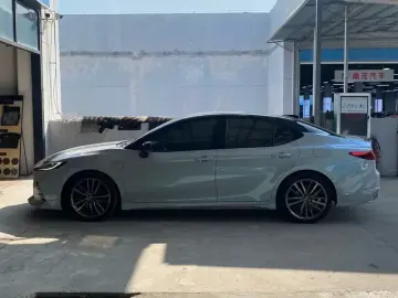 2024 Toyota Camry с пробегом 17 000 км
