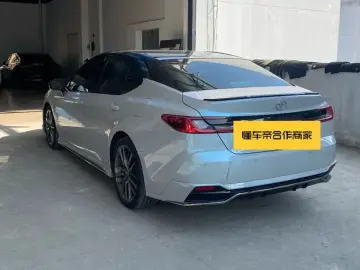 2024 Toyota Camry с пробегом 17 000 км