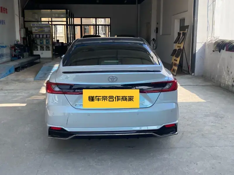 2024 Toyota Camry с пробегом 17 000 км