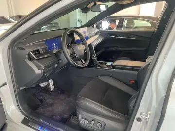 2024 Toyota Camry с пробегом 17 000 км