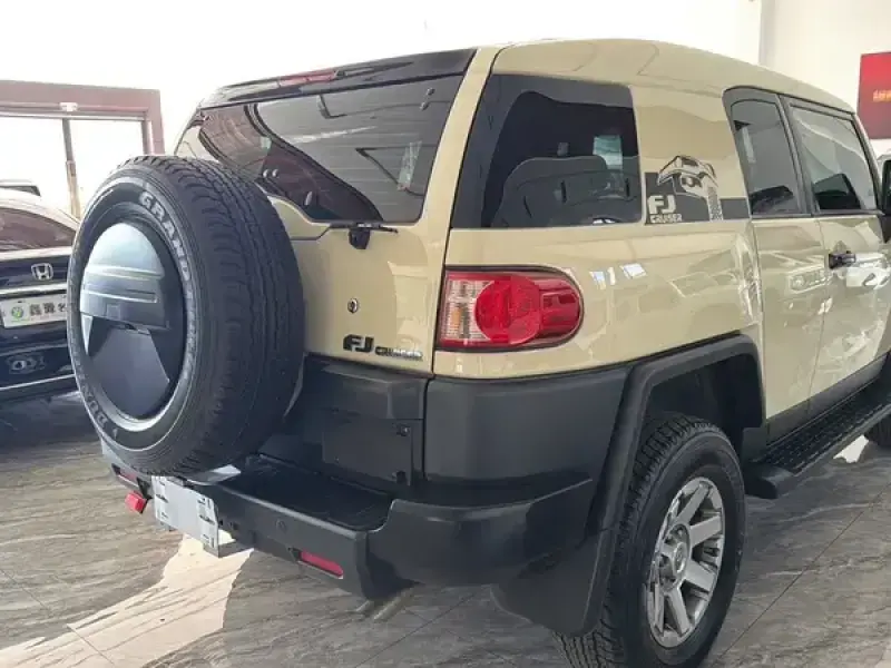 2022 Toyota FJ Cruiser с пробегом 3 000 км