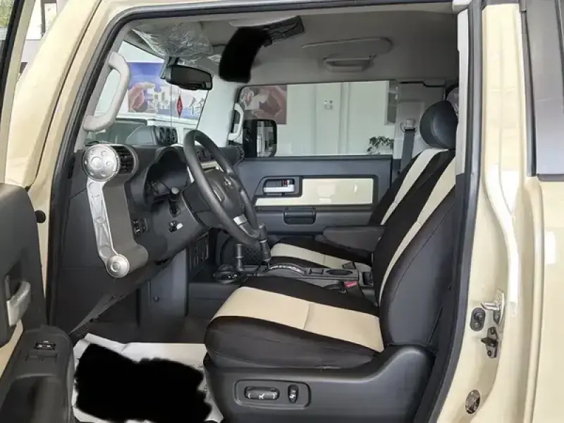 2022 Toyota FJ Cruiser с пробегом 3 000 км