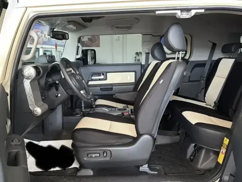 2022 Toyota FJ Cruiser с пробегом 3 000 км
