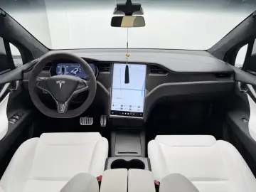 2019 Tesla Model X с пробегом 156 000 км