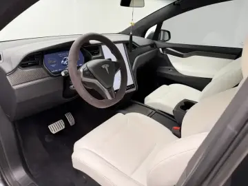 2019 Tesla Model X с пробегом 156 000 км
