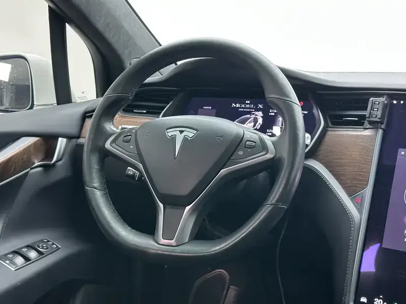 2020 Tesla Model X с пробегом 143 700 км