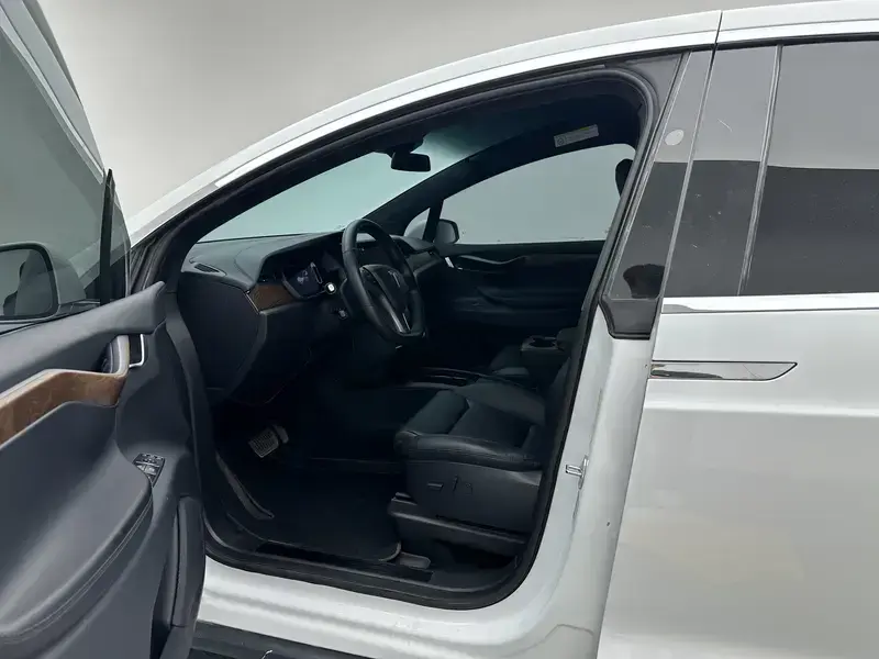2020 Tesla Model X с пробегом 143 700 км