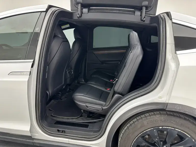 2020 Tesla Model X с пробегом 143 700 км