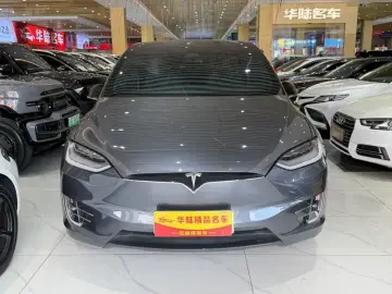 2019 Tesla Model X с пробегом 74 000 км