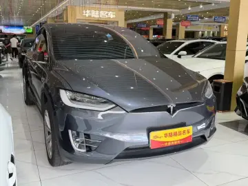 2019 Tesla Model X с пробегом 74 000 км