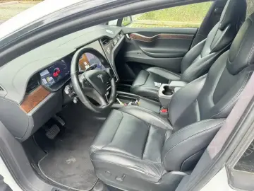 2019 Tesla Model X с пробегом 220 000 км