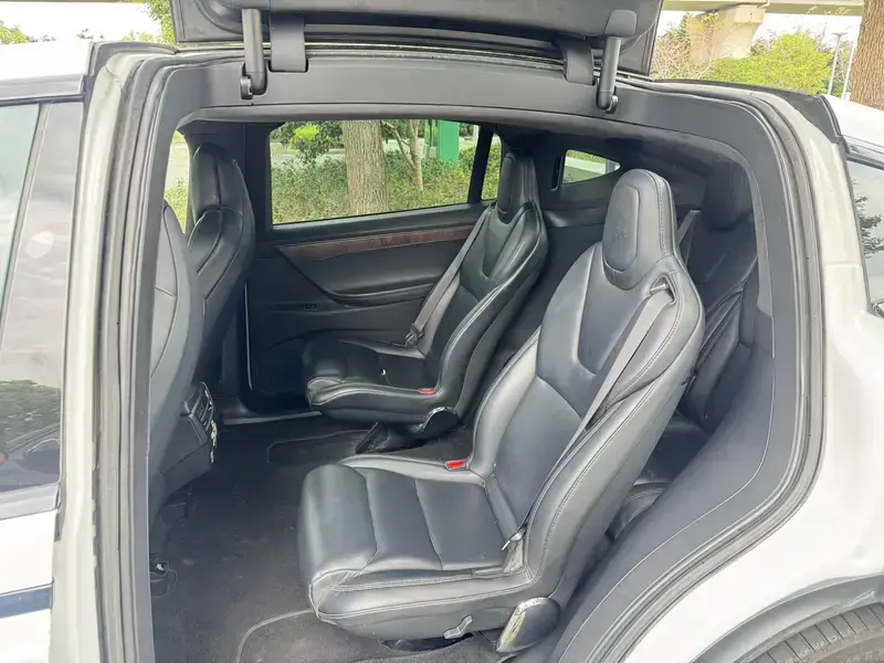 2019 Tesla Model X с пробегом 220 000 км