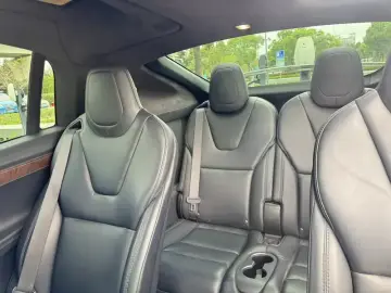 2019 Tesla Model X с пробегом 220 000 км