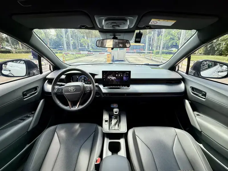 2026 Toyota Frontlander с пробегом 4 000 км
