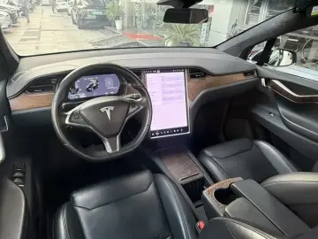 2019 Tesla Model X с пробегом 101 000 км