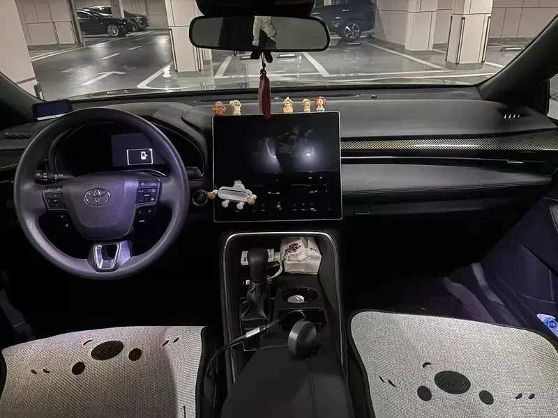 2026 Toyota Avalon с пробегом 5 600 км
