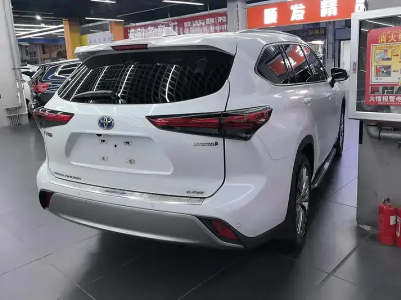 2023 Toyota Highlander с пробегом 96 000 км