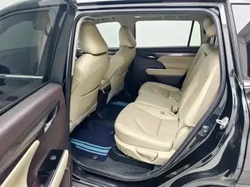 2022 Toyota Highlander с пробегом 79 300 км