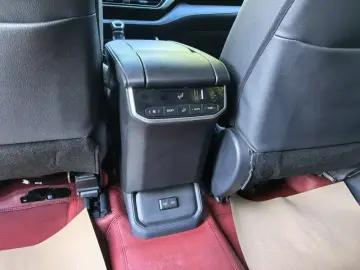 2023 Toyota Highlander с пробегом 112 000 км