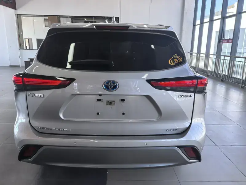 2022 Toyota Highlander с пробегом 35 800 км