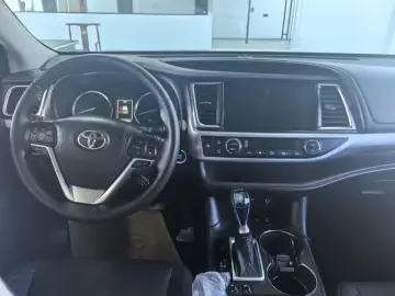 2021 Toyota Highlander с пробегом 51 300 км