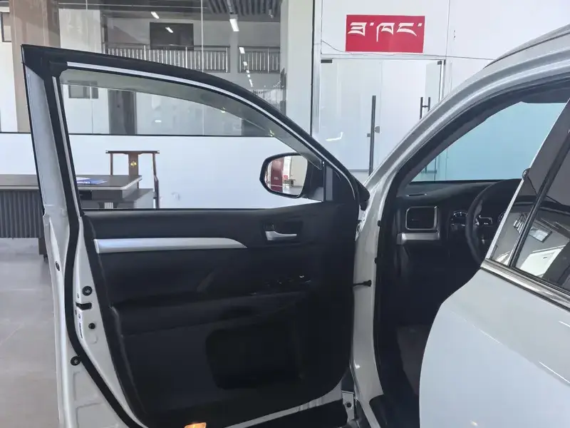 2021 Toyota Highlander с пробегом 51 300 км