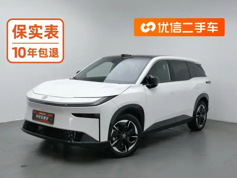 2025 Toyota bZ3X с пробегом 5 800 км