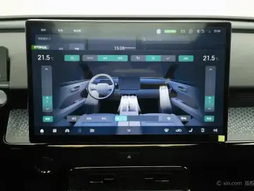 2025 Toyota bZ3X с пробегом 5 800 км