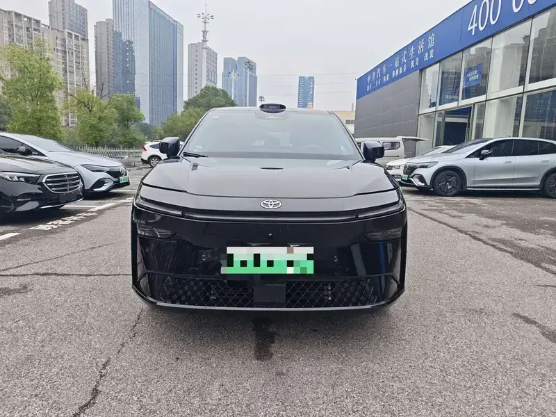 2025 Toyota bZ3X с пробегом 16 000 км