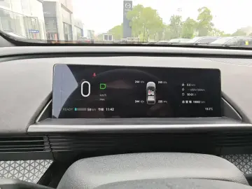 2025 Toyota bZ3X с пробегом 16 000 км