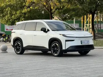 2025 Toyota bZ3X с пробегом 20 000 км