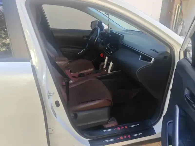 2024 Toyota Corolla Cross с пробегом 19 000 км