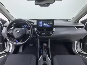2024 Toyota Corolla Cross с пробегом 12 300 км