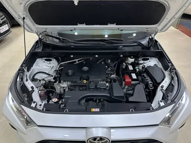 2023 Toyota RAV4 с пробегом 21 000 км