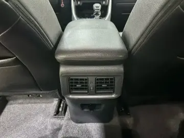 2023 Toyota RAV4 с пробегом 21 000 км