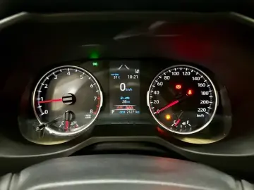 2023 Toyota RAV4 с пробегом 21 000 км