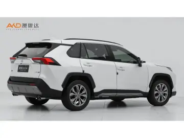 2024 Toyota RAV4 с пробегом 14 400 км