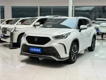 2021 Toyota Crown Kluger с пробегом 68 000 км