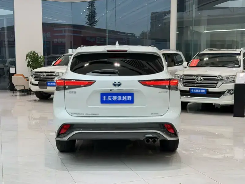 2021 Toyota Crown Kluger с пробегом 68 000 км